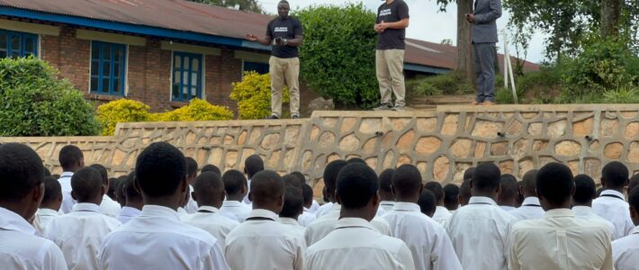 RWANDA No más Violencia va a la Escuela